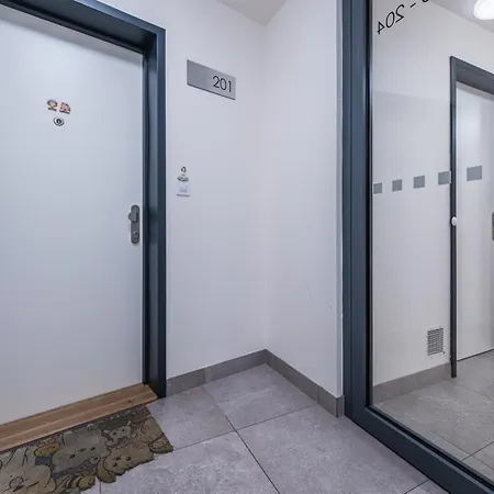 アパート Amazonka